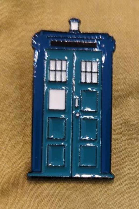 TARDIS Doctor Who Dr Enamel Pin