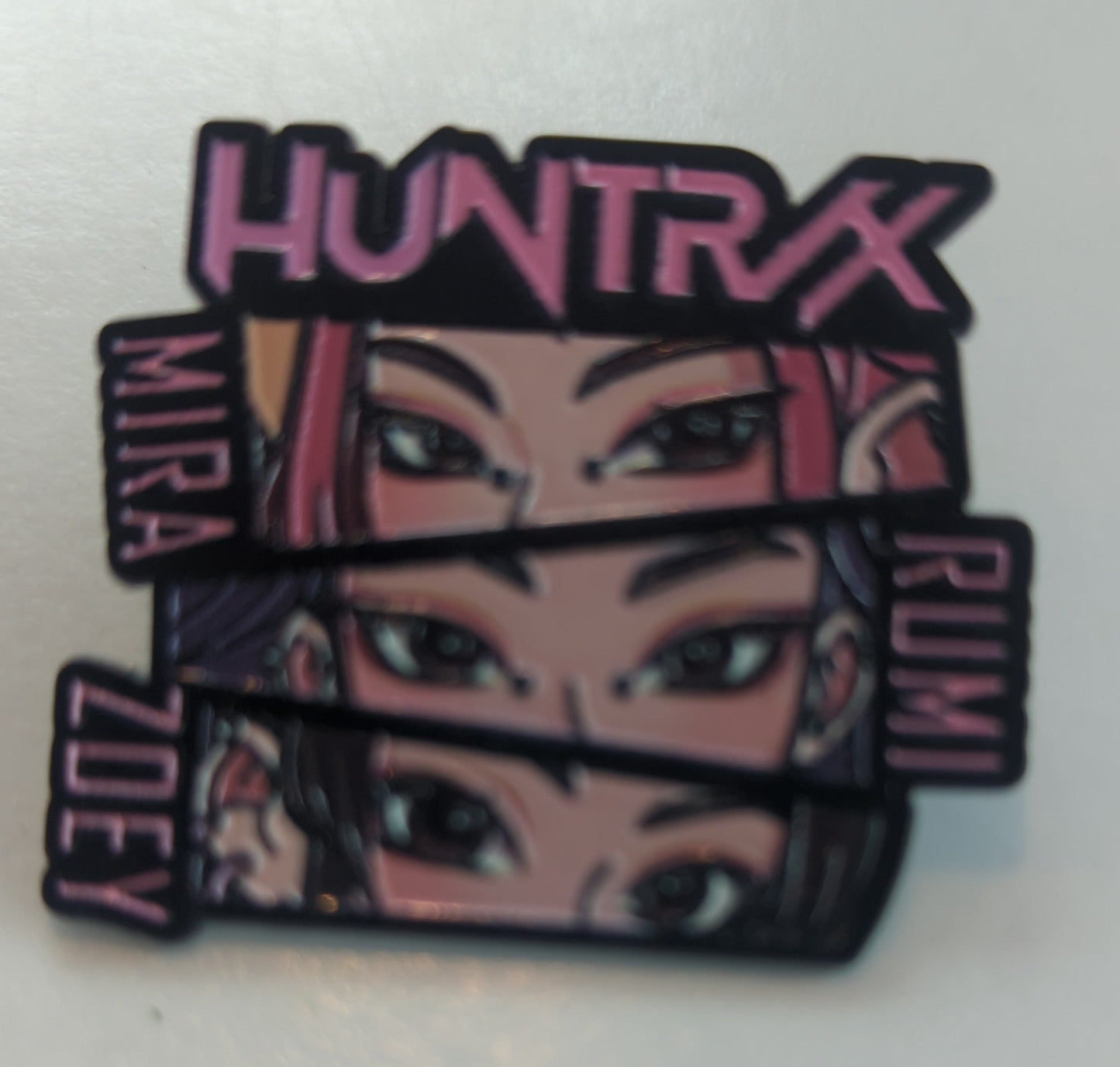 Huntri/x Eyes Kpop KDH Enamel Pin